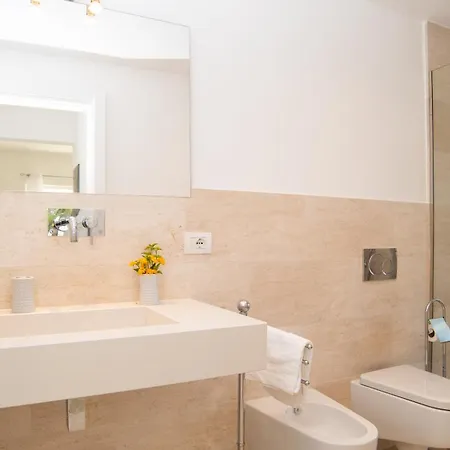 Lejlighed Modern With Swimming Pool And Parking!
